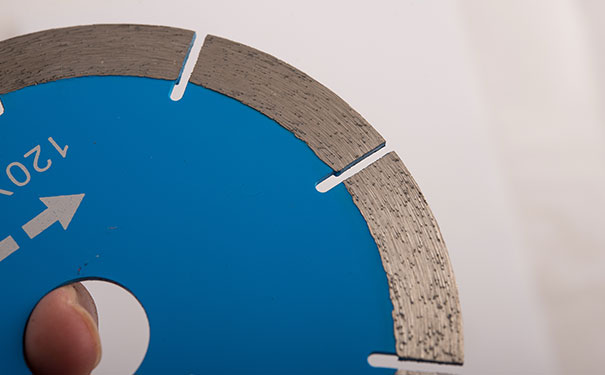 金剛石表麵金屬化對金剛石鋸片性能的影響