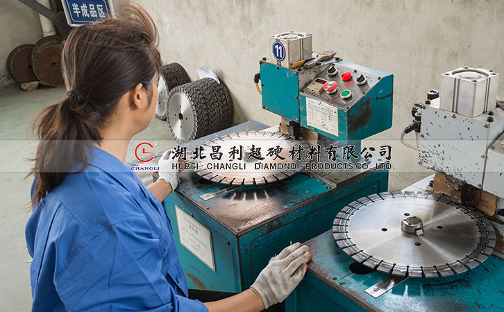 花崗岩鋸片受力分析､對於有限元模型的建立具有非常重要的意義