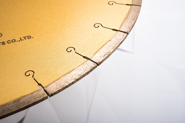 金剛石切割片加工的大理石在施工中引起的汙染有哪些呢