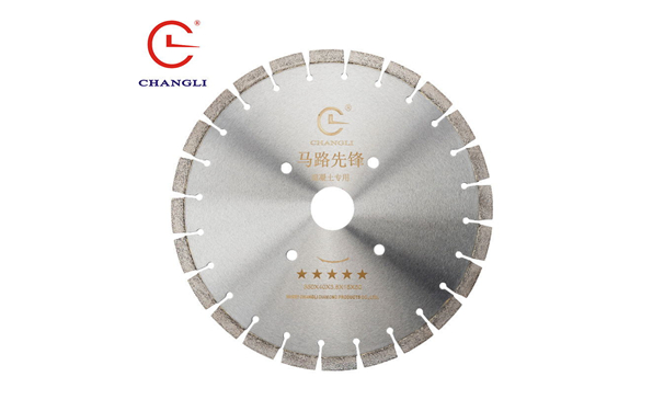 可以通過對金剛石鋸片做理性的分析，來了解鋸片的使用性能